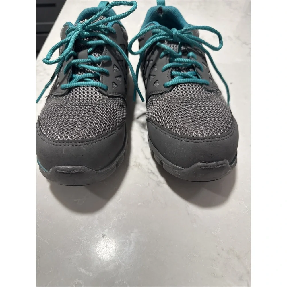REEBOK WOMENS SAFETY TOE WORK SHOES ALLOY TOE SZ. 9.5 M NEW WITHOUT BOX